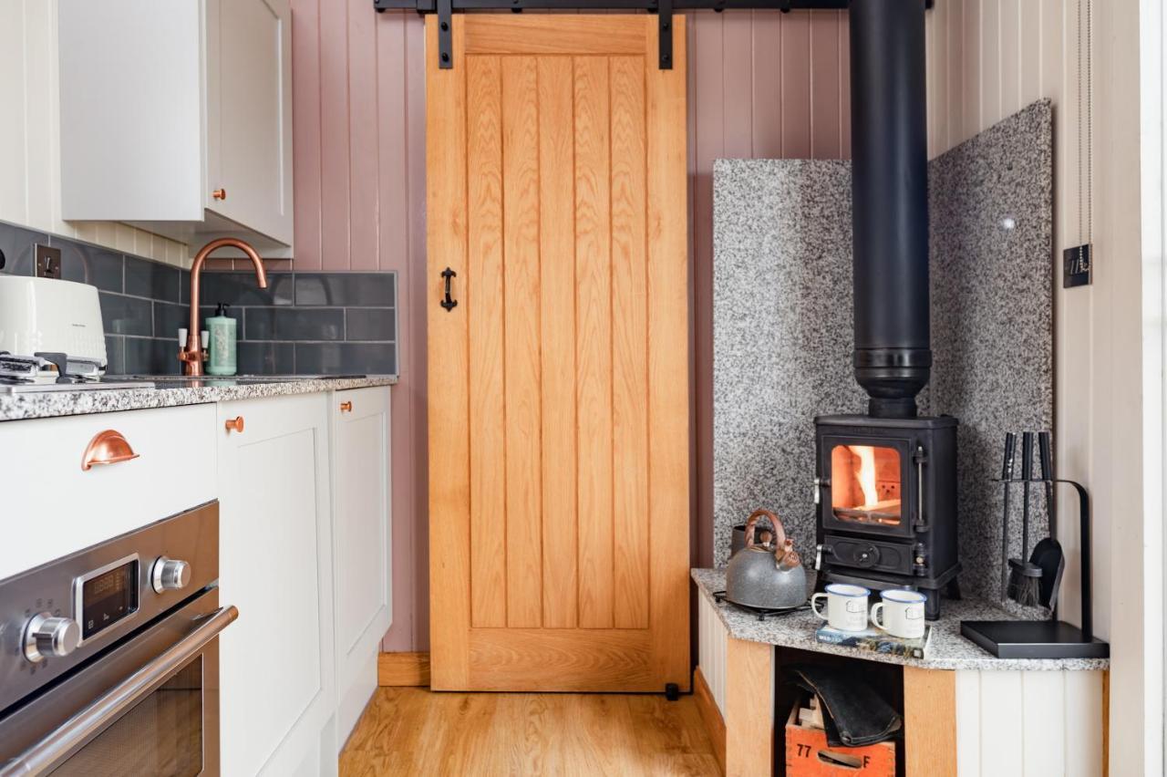 Highland Shepherd Huts ネシー・ブリッジ エクステリア 写真